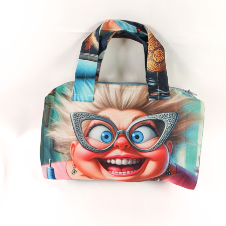 Kozmetická taštička - Vysmiata babka 1