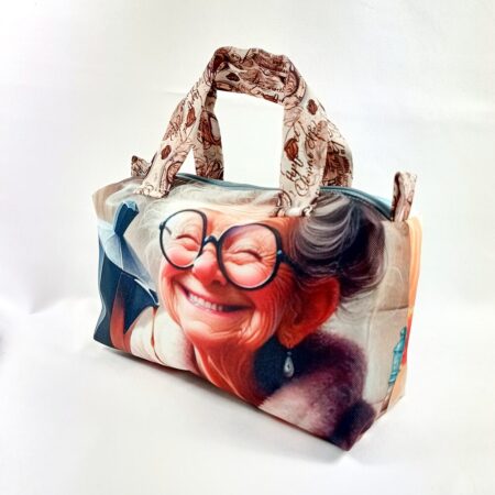 Kozmetická taštička - Vysmiata babka 2